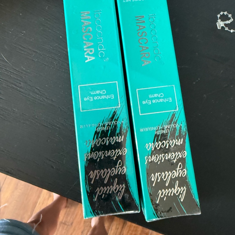 Ibconde Mascara in Black